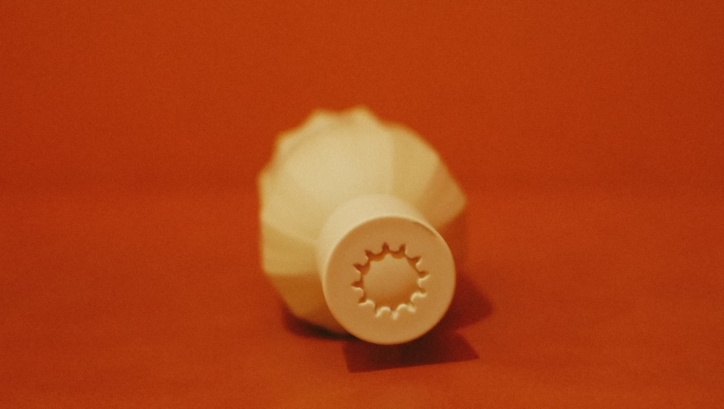 阿曼王室御用品牌 AMOUAGE 《The Essences 時光留韻》:線、點、圓作為時間形體的嗅覺轉譯