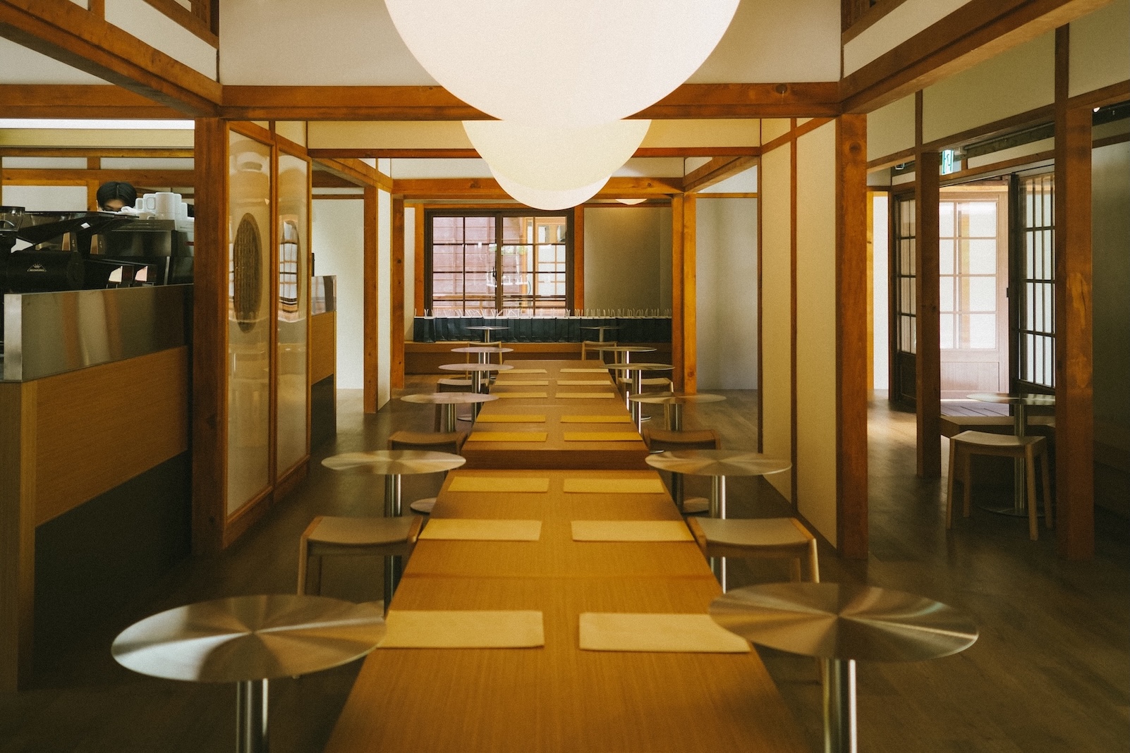 新加坡精品咖啡品牌 Alchemist 台北大安店:1930年日治官舍改建空間,三款 Signature Blends 與豆單